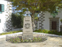 Estatua en homenaje a Don Fernando de Len y Castillo