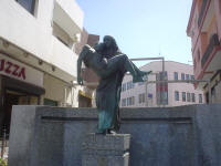 Estatua homenaje a la Madre Teresa de Calcuta